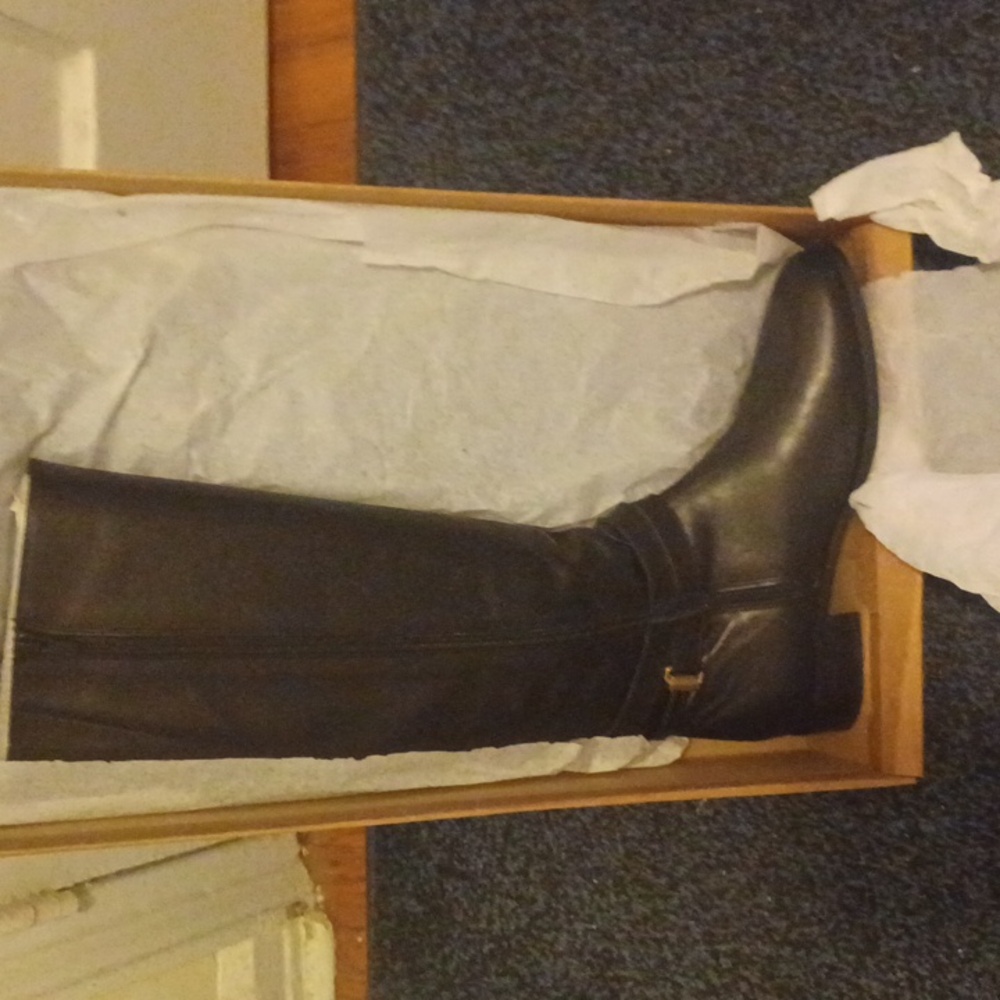 Black leather boots. SZ 10 EU 41, 1 1/2" heel. New never worn